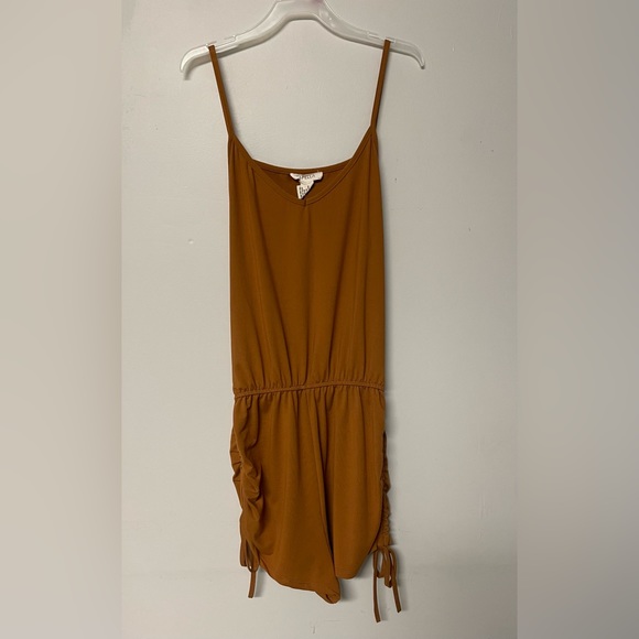 Romper - Picture 1 of 3